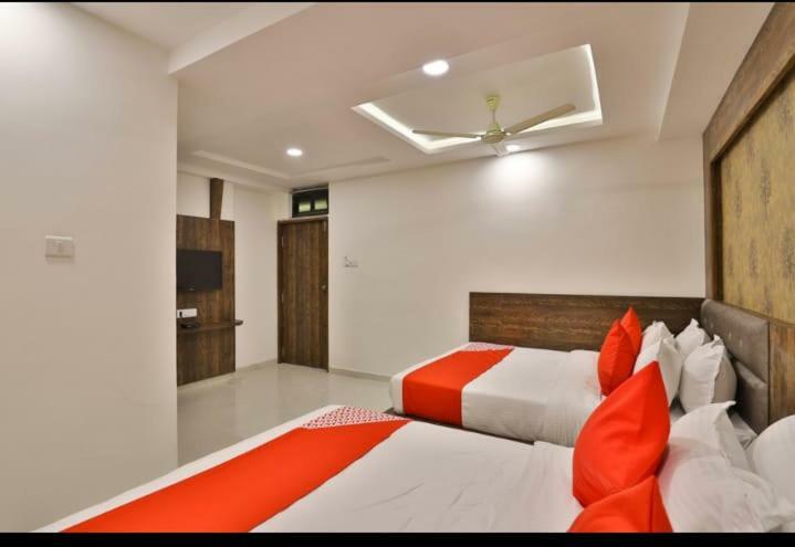 Hotel Pathik Villa Ahmadabad Zewnętrze zdjęcie
